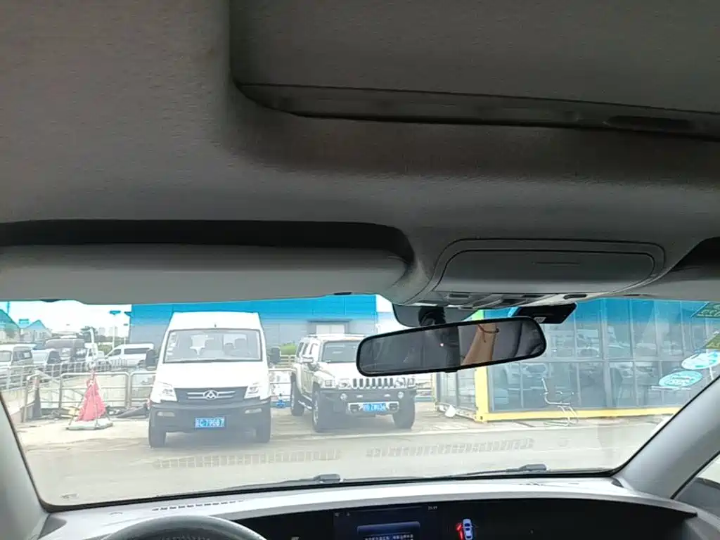 Luxgen Big 7 MPV — миниатюра 18