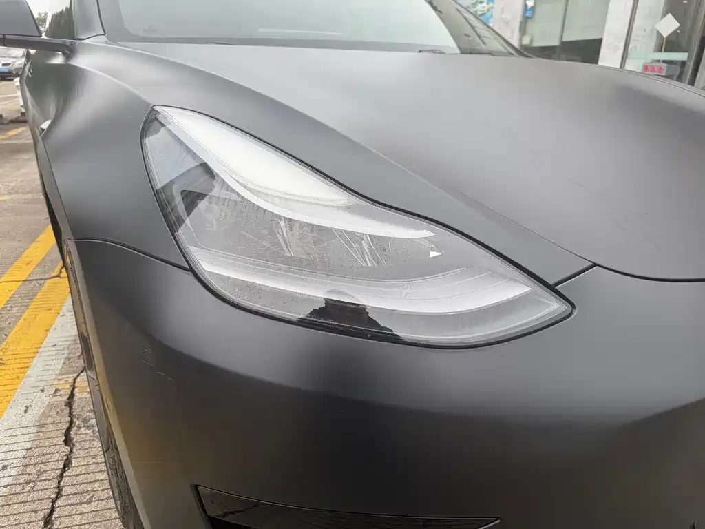 Tesla Model 3 — миниатюра 9