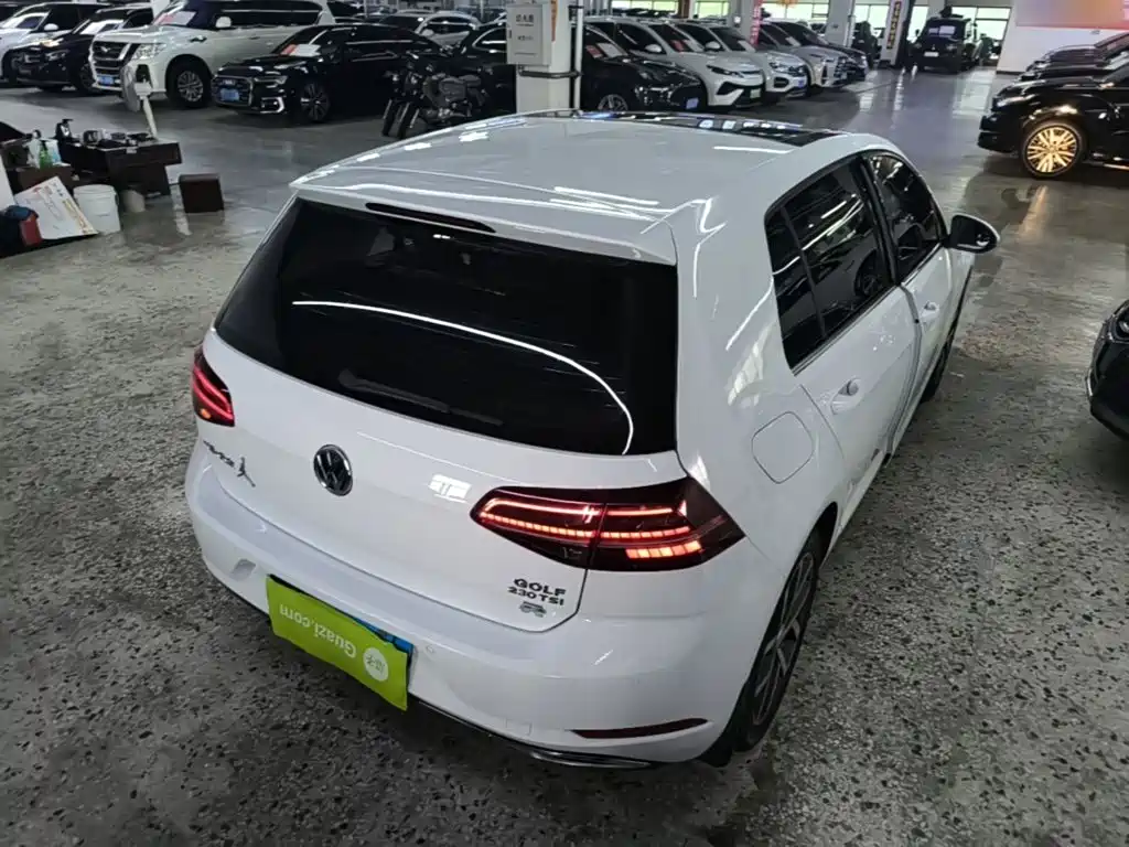 Volkswagen Golf 2018 230TSI AT Luxury
