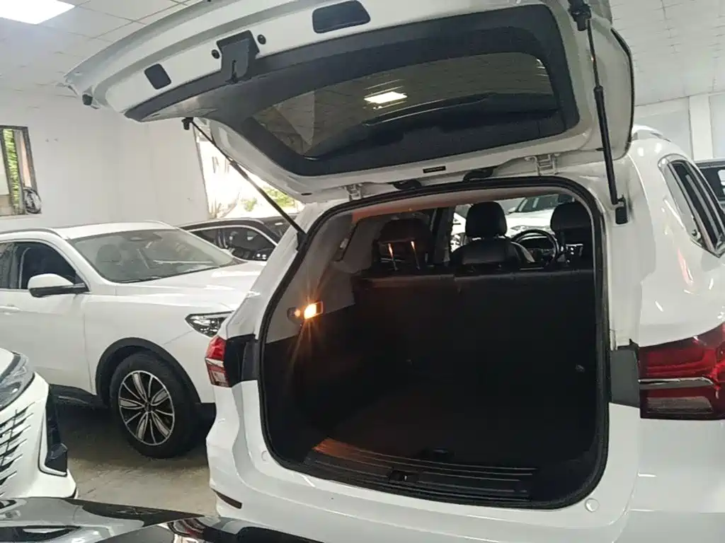 Roewe RX5 — миниатюра 19