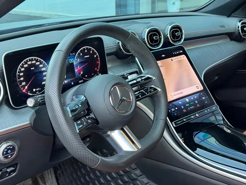 Mercedes-Benz C-Class — миниатюра 6
