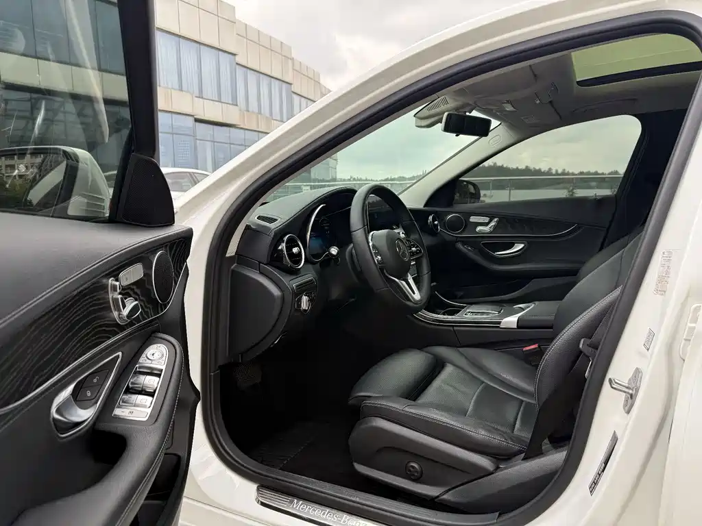 Mercedes-Benz C-Class — миниатюра 5