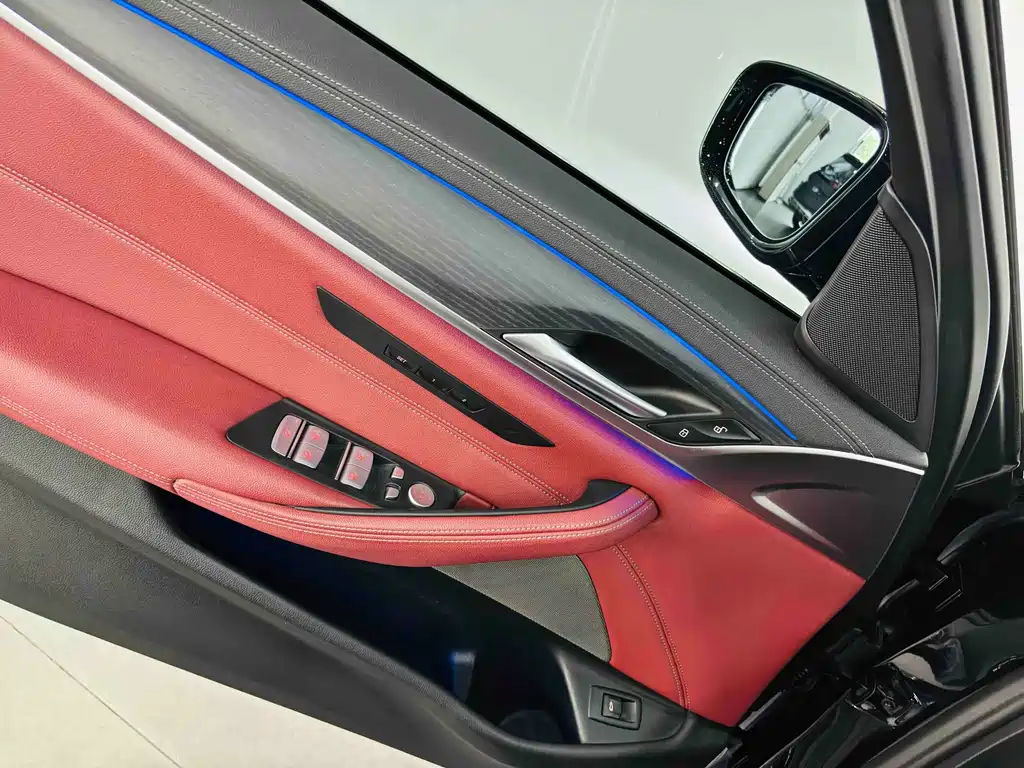 BMW 5 Series — миниатюра 12