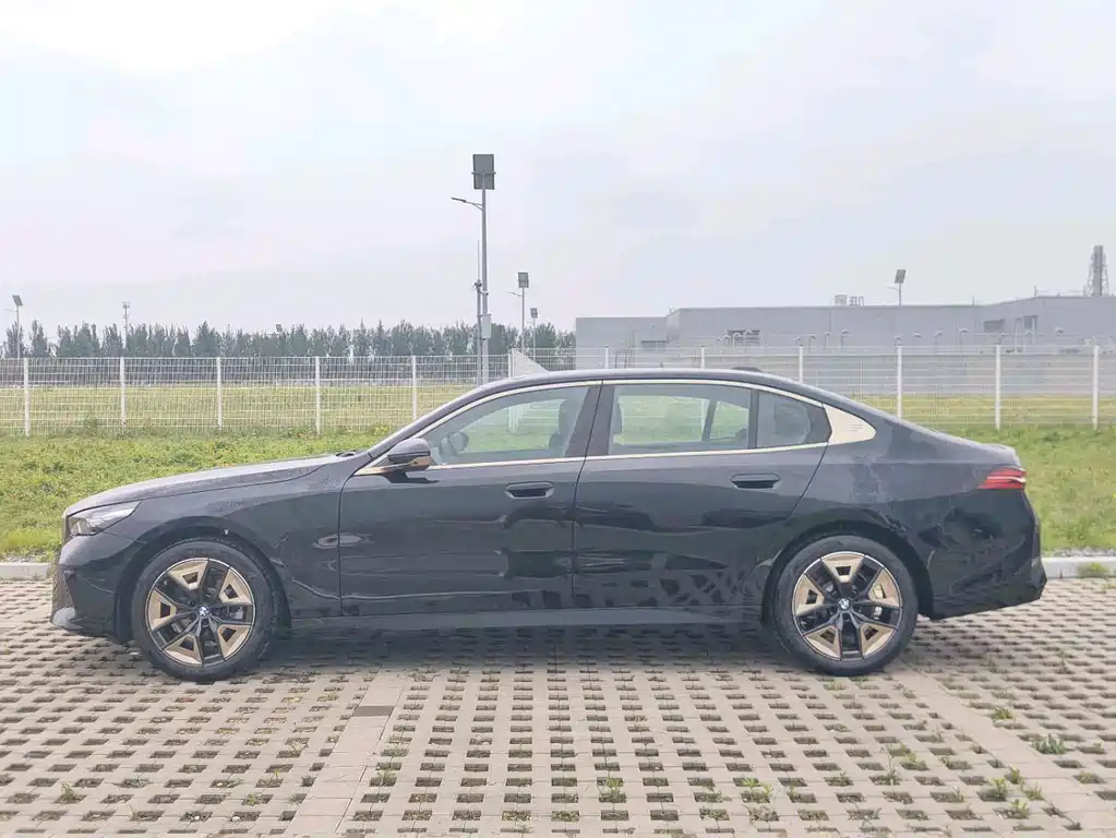 BMW 5 Series 5 2026 525Li M Sport