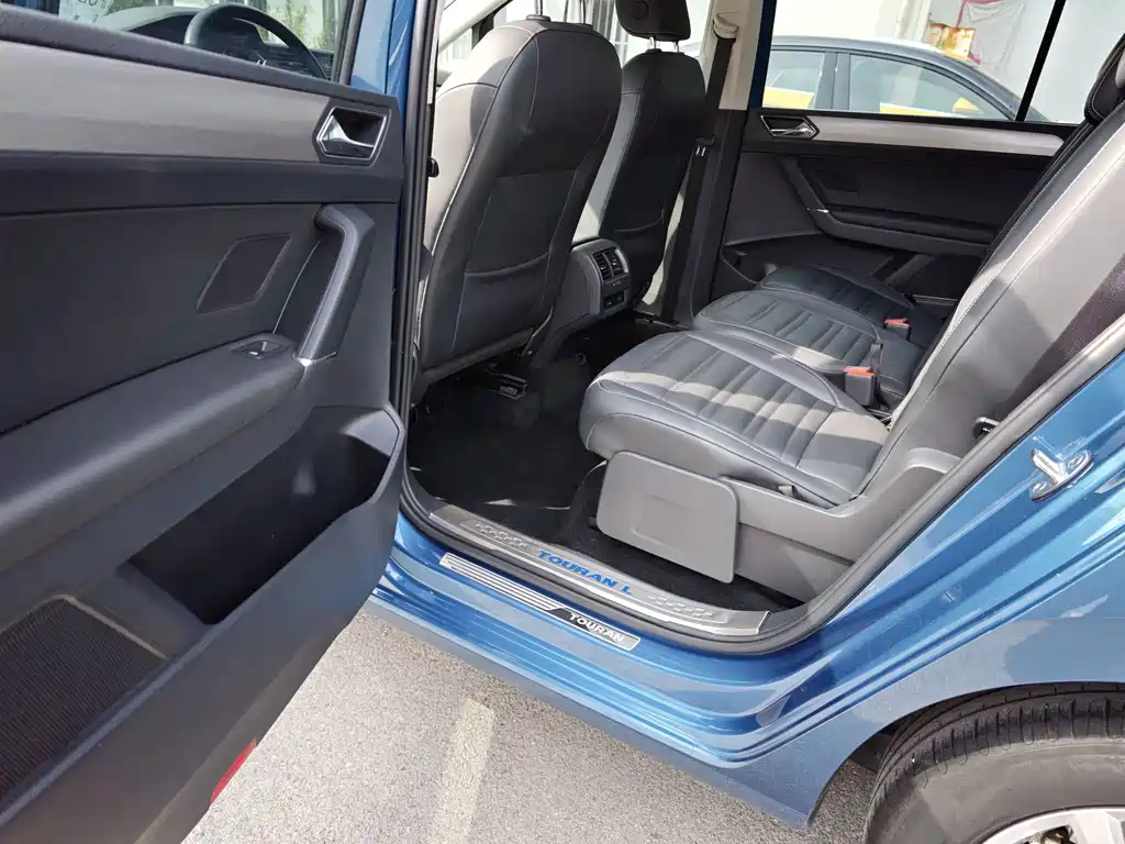 Volkswagen Touran — миниатюра 19
