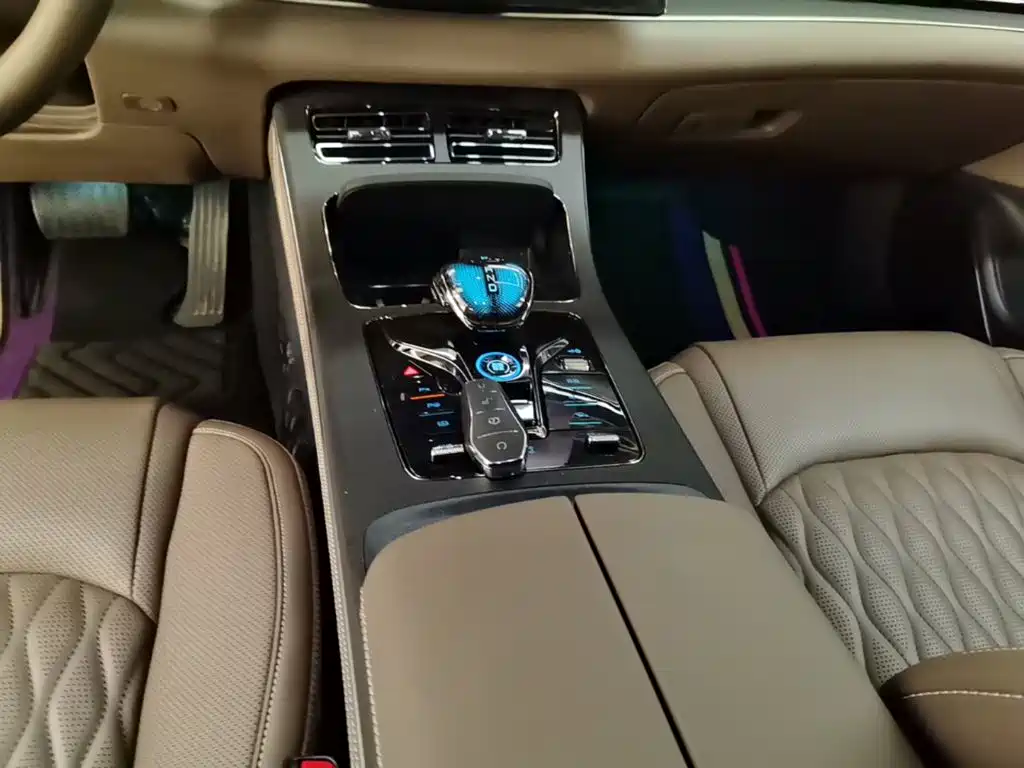 BYD Han — миниатюра 14