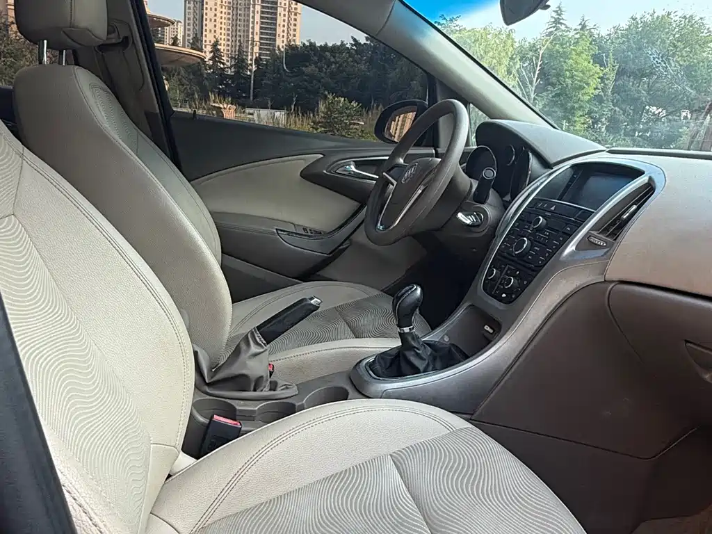 Buick Excelle 2013 GT 1.6L MT