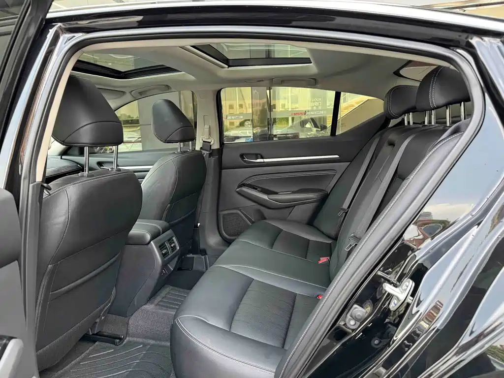 Nissan Teana — миниатюра 6