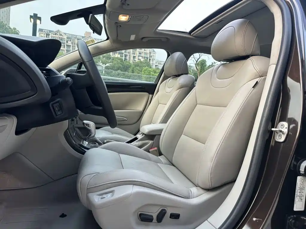 Citroen C5 — миниатюра 10