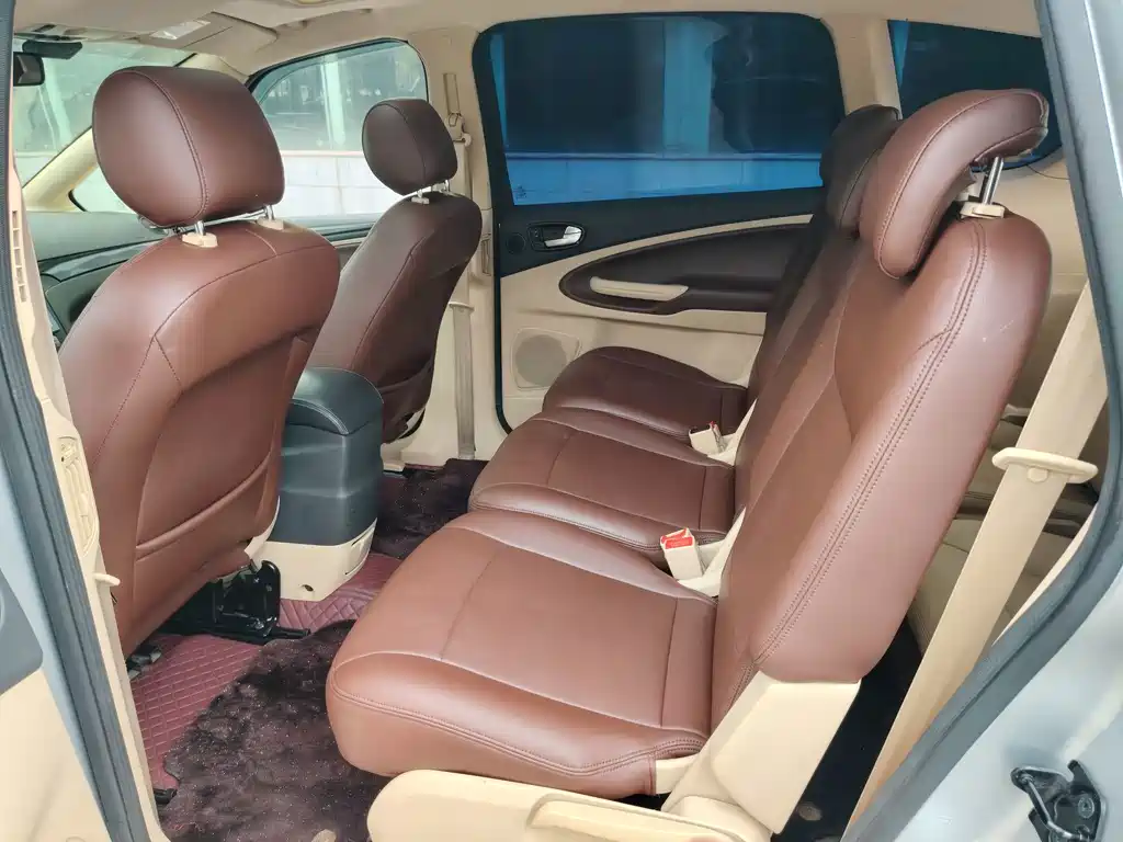 Ford Max — миниатюра 9