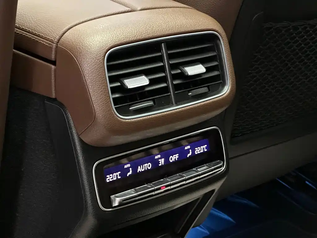 Mercedes-Benz GLE (Import) — миниатюра 15