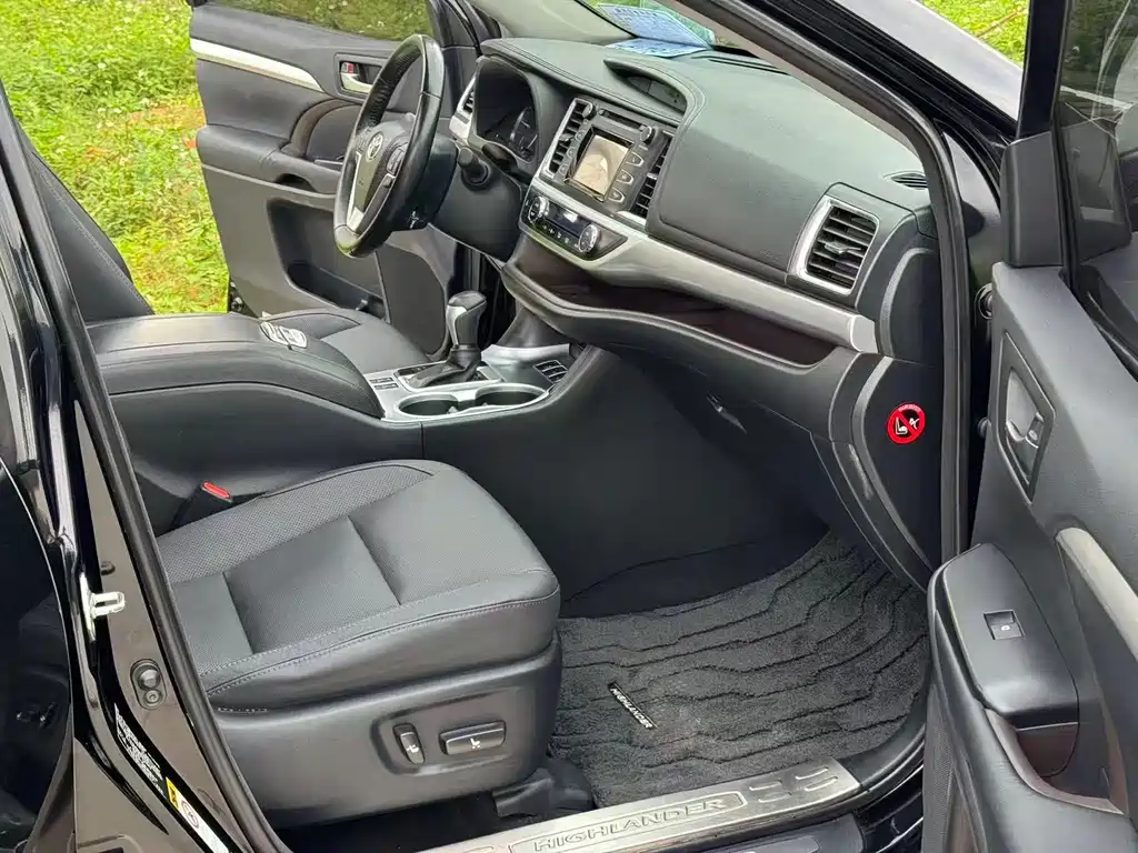 Toyota Highlander 2015 2.0T Luxury 7 мест