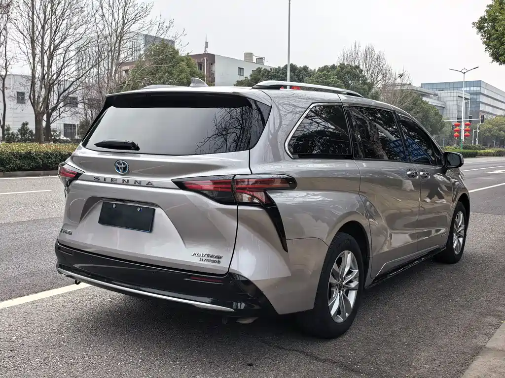 TOYOTA SIENNA