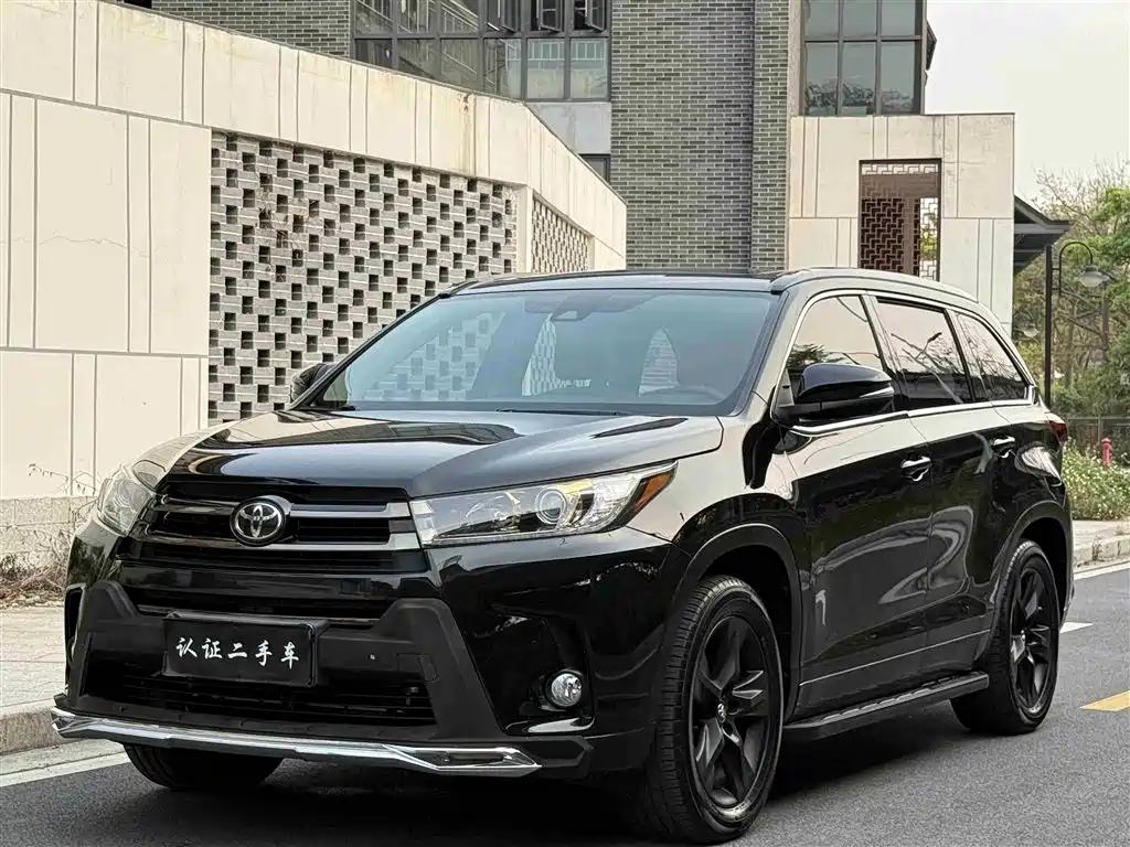 TOYOTA HIGHLANDER