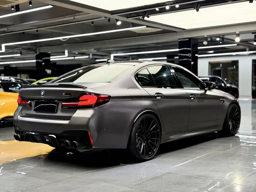 BMW M5 — миниатюра 5