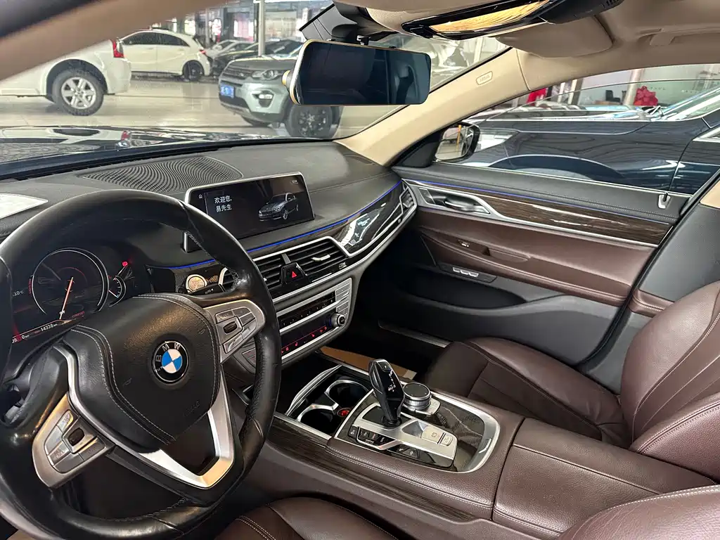 BMW 7 SERIES