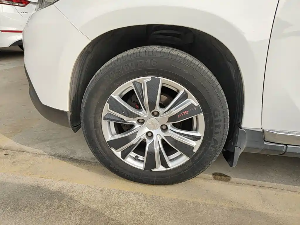Peugeot 2008 — миниатюра 23