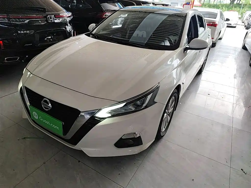 Купить Nissan Teana