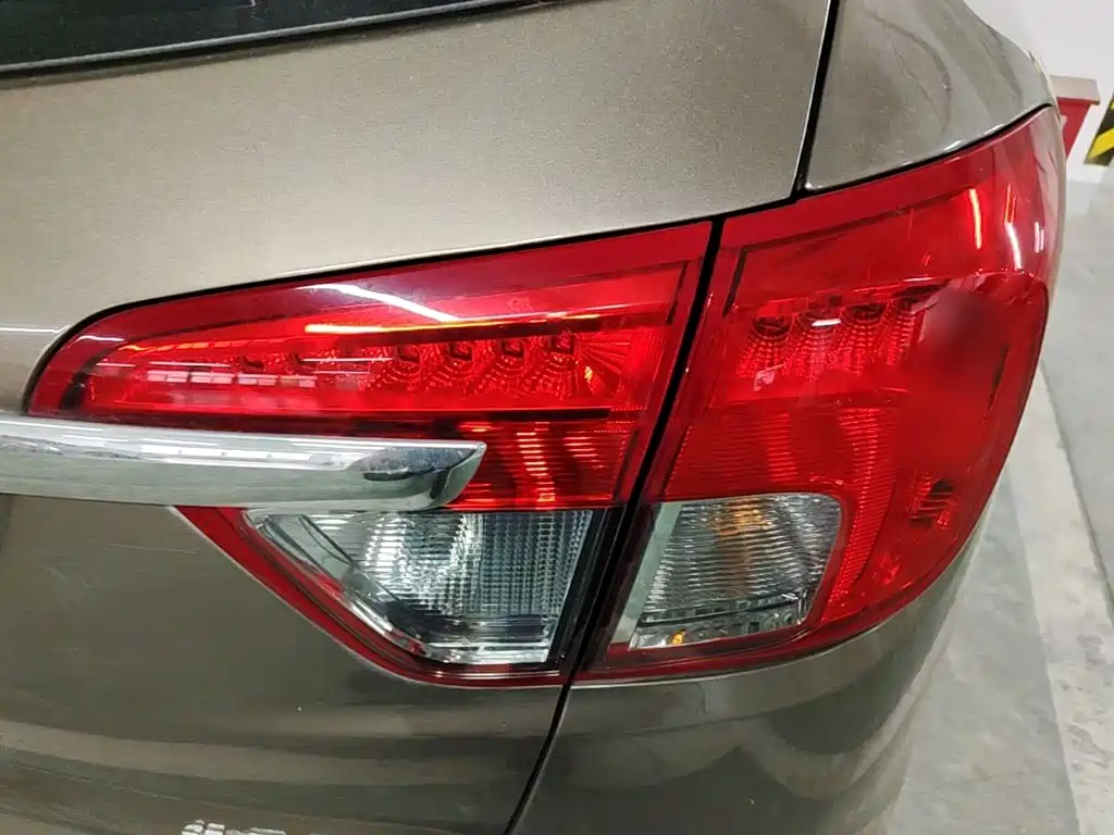 Buick Envision Plus — миниатюра 8