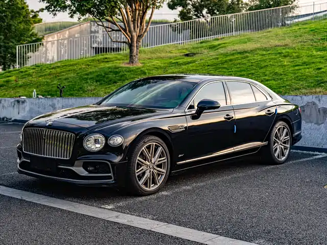 Bentley Flying Spur Hybrid