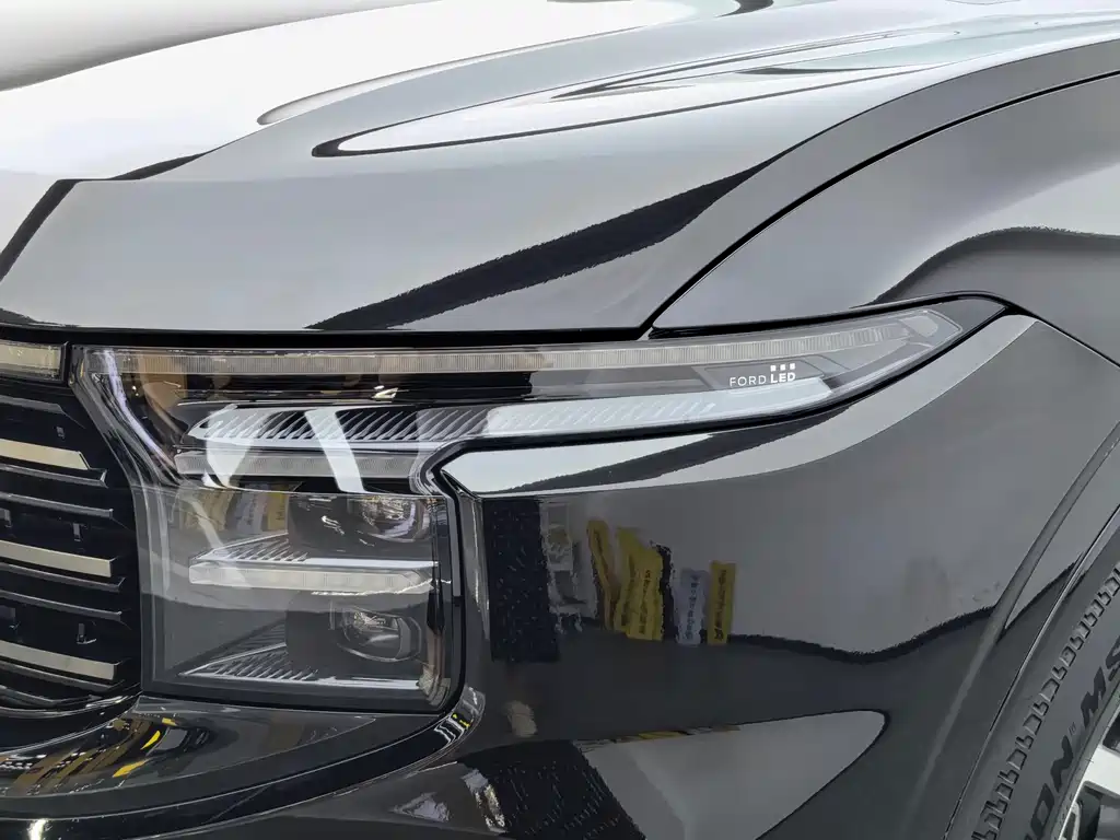 Ford Edge 2023 L 2.0T EcoBoost мест