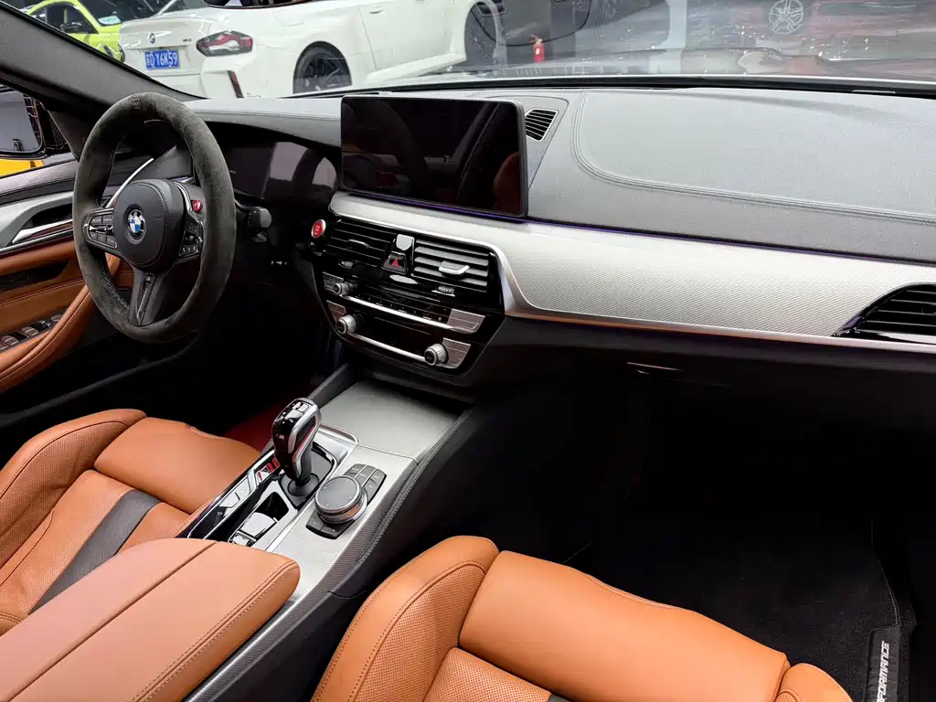 BMW M5 — миниатюра 11