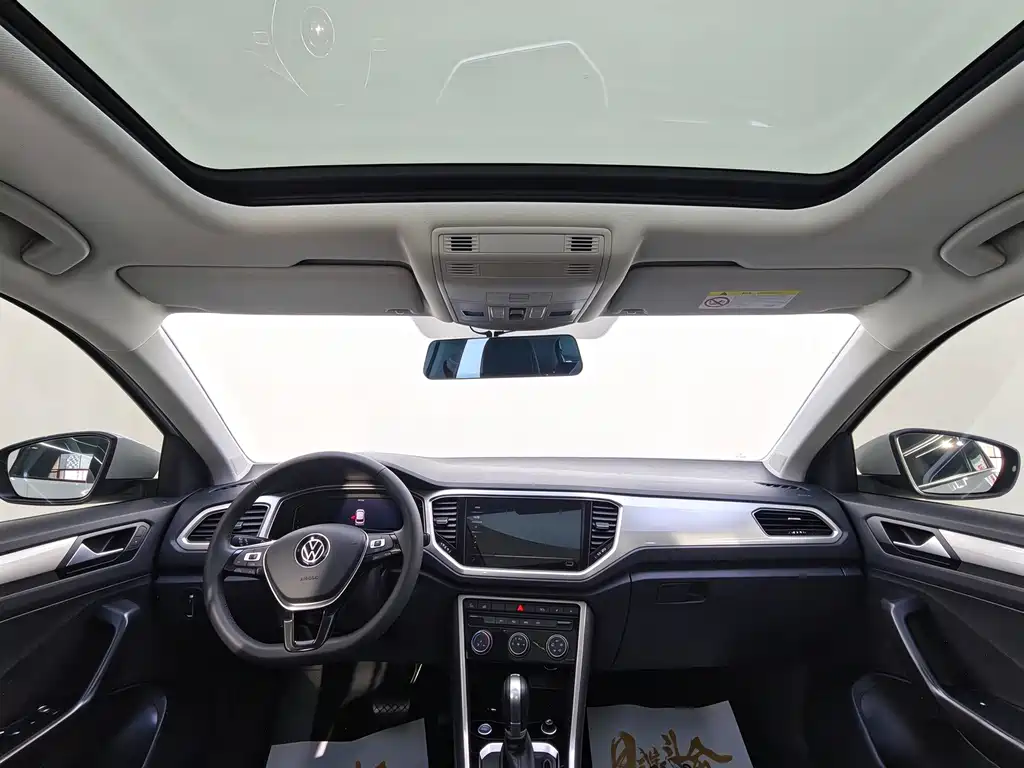 Volkswagen T-Roc — миниатюра 7