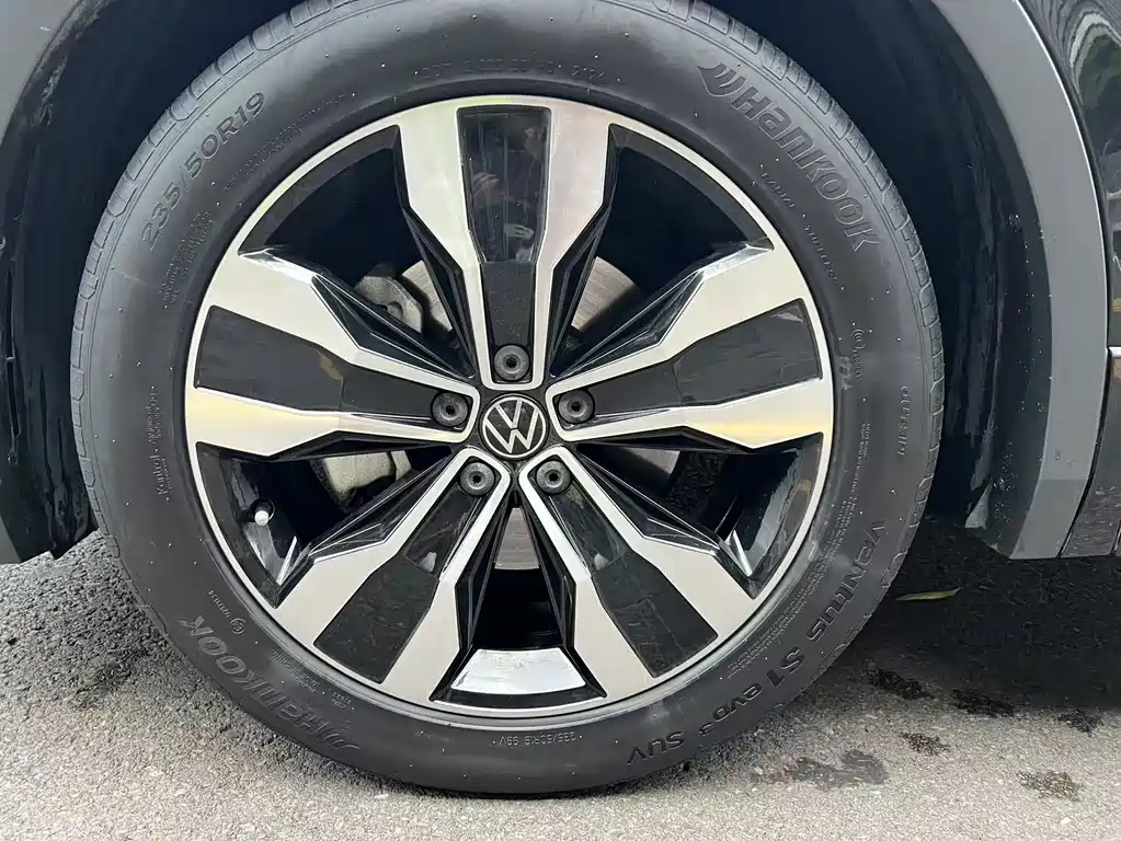 Volkswagen Tiguan L — миниатюра 13