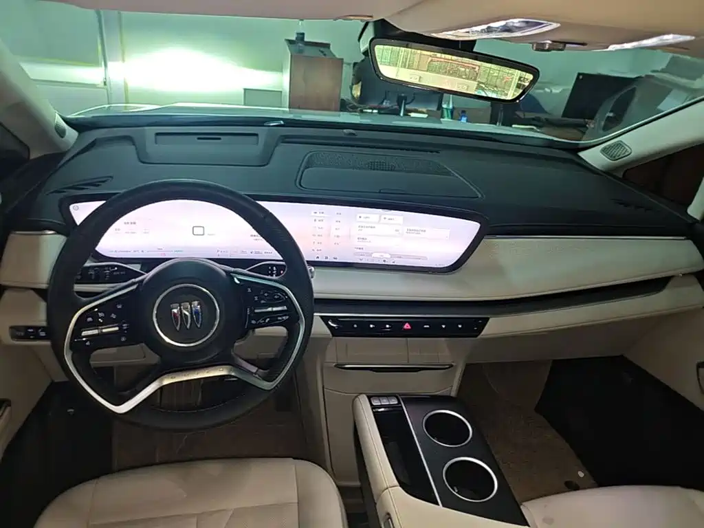 Buick GL8 Hybrid — миниатюра 10