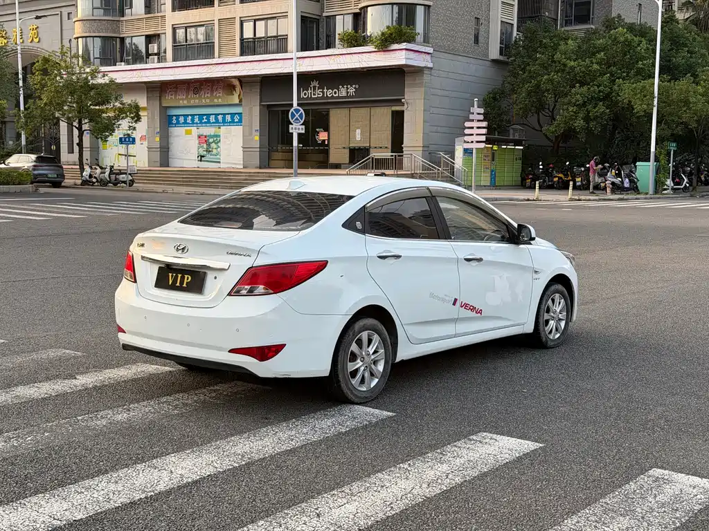 Hyundai Verna — миниатюра 7