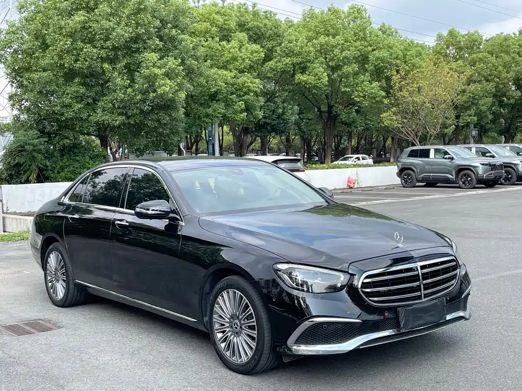Mercedes-Benz E-Class — миниатюра 3