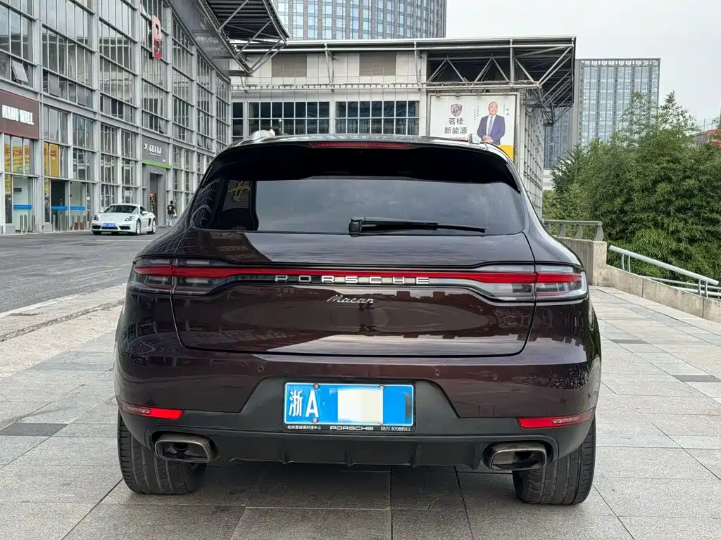 Porsche Macan — миниатюра 3