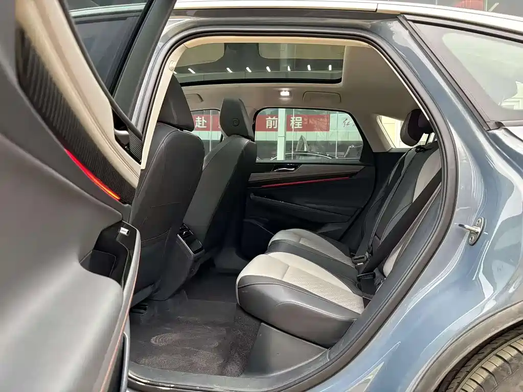 VOLKSWAGEN ID.7 VIZZION