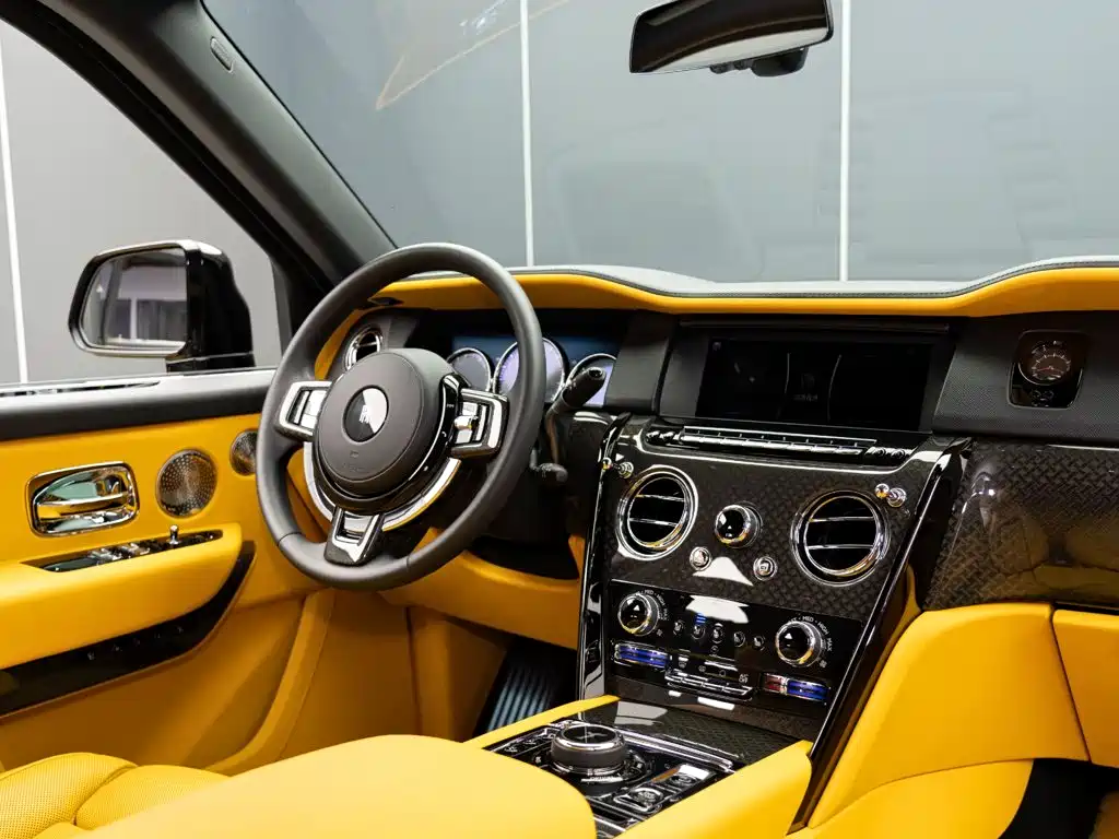 Rolls-Royce Cullinan — миниатюра 23