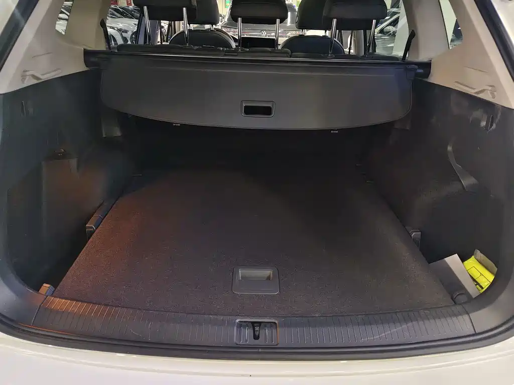 Volkswagen Tiguan L — миниатюра 13