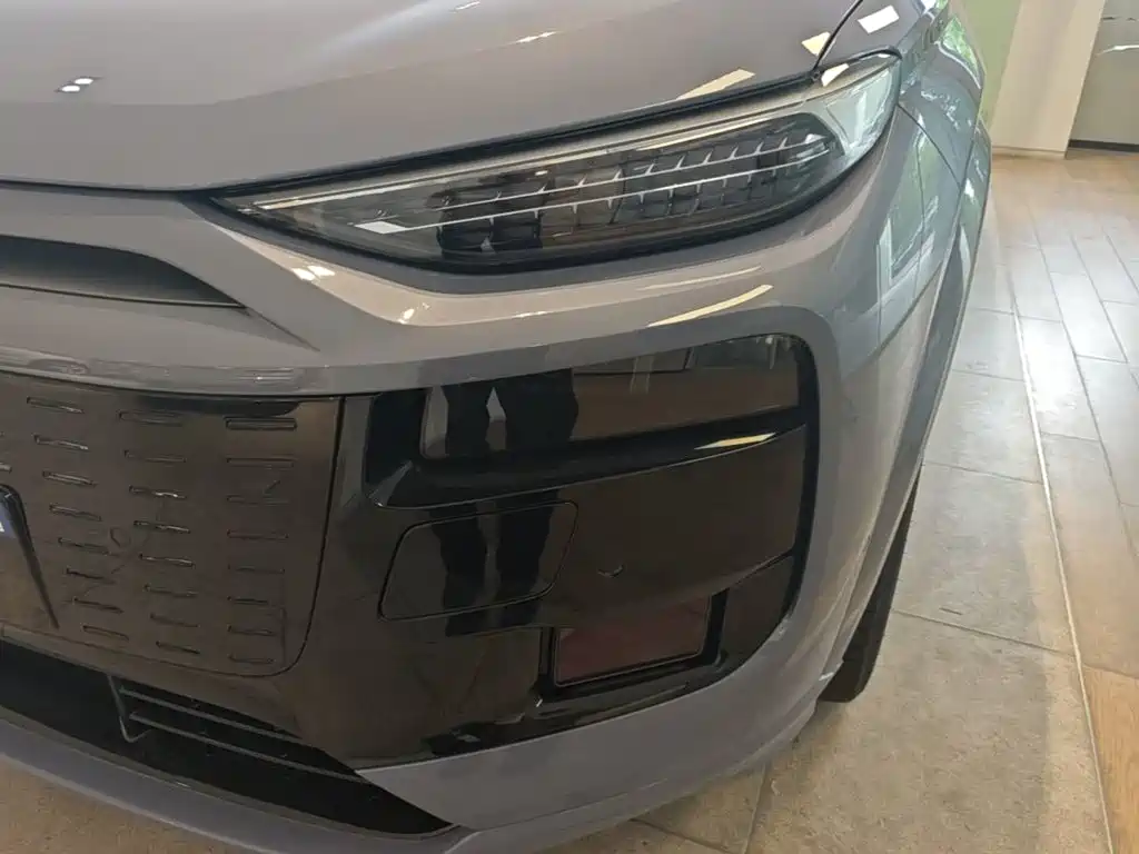 Audi Q6L e-tron — миниатюра 24