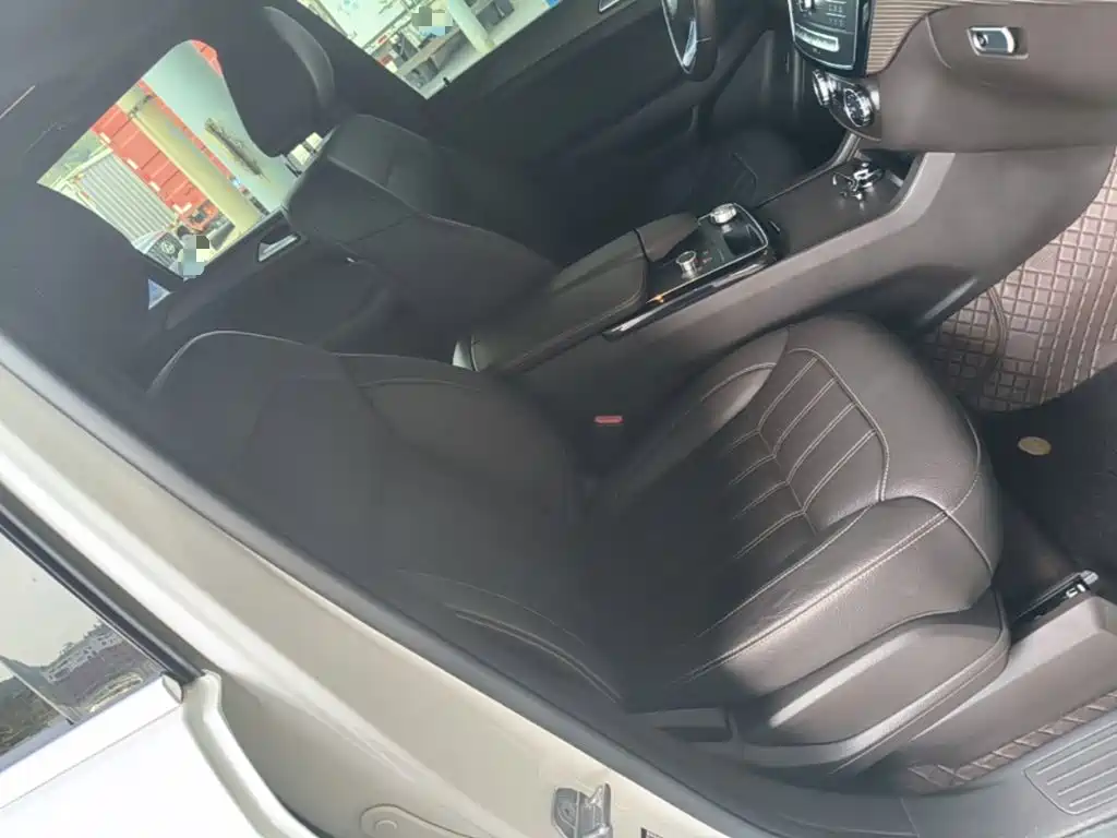 Mercedes-Benz GLE (Import) — миниатюра 25