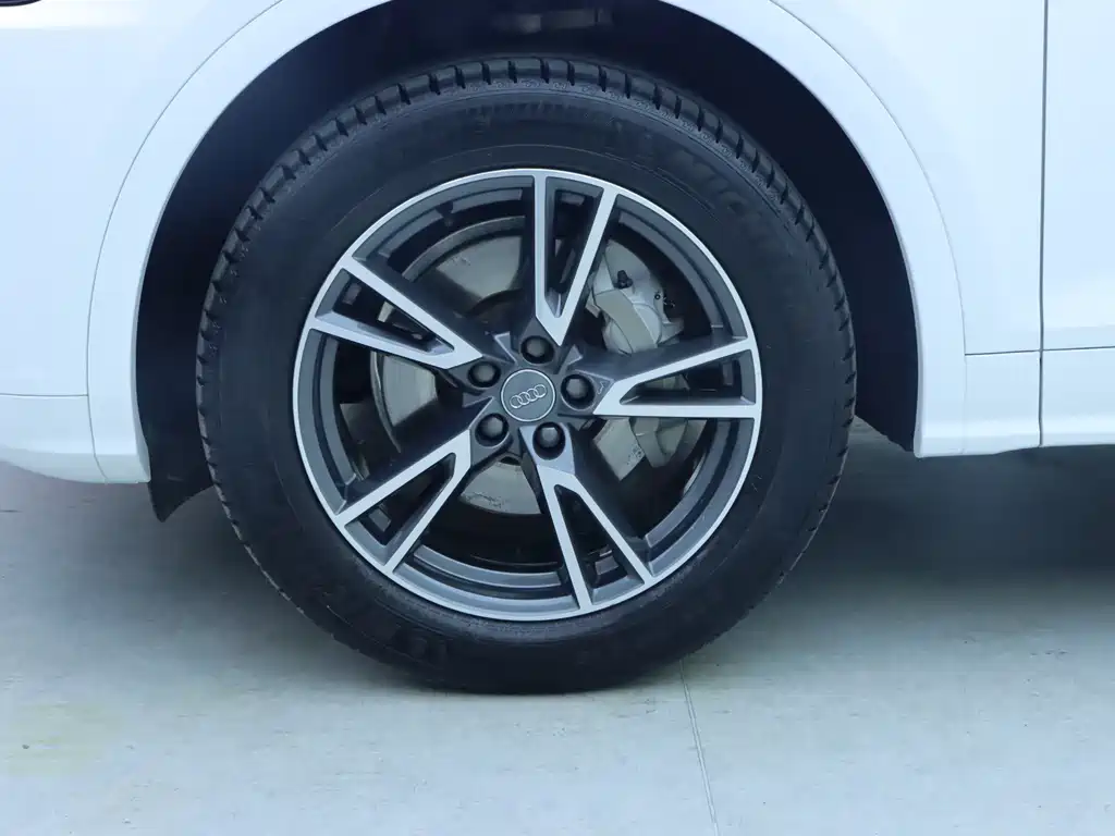 Audi Q5L 2018 40 TFSI Fashion V