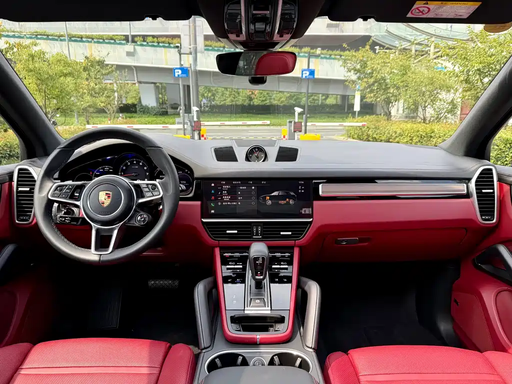 Porsche Cayenne — миниатюра 13