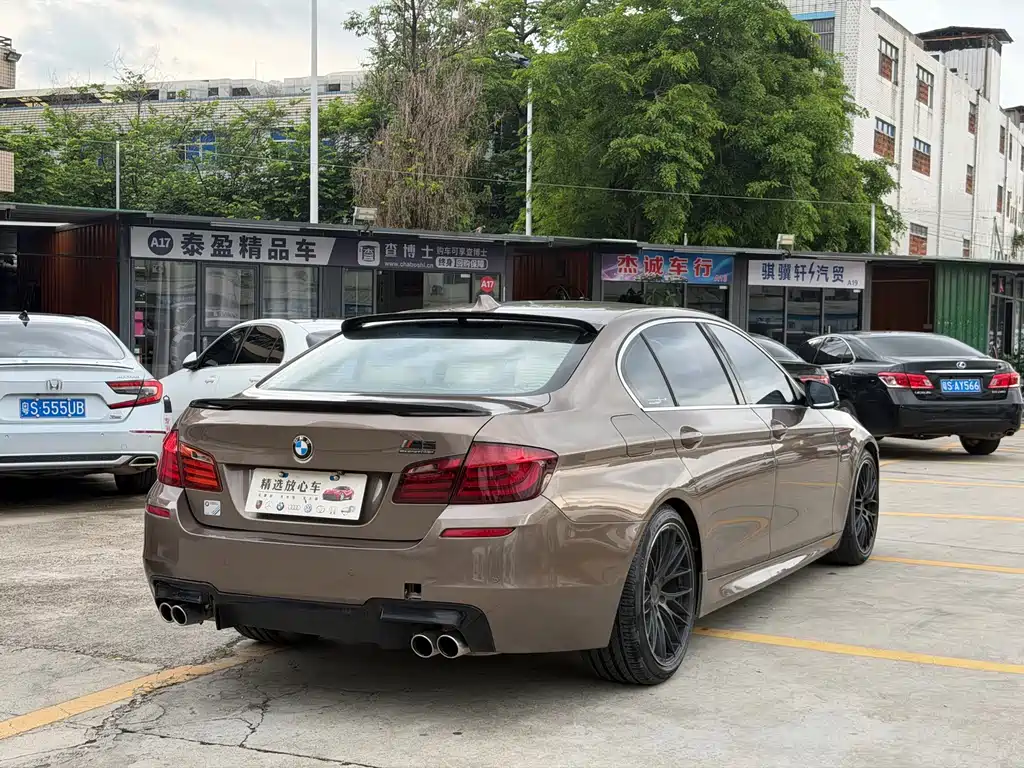 BMW 5 Series — миниатюра 6