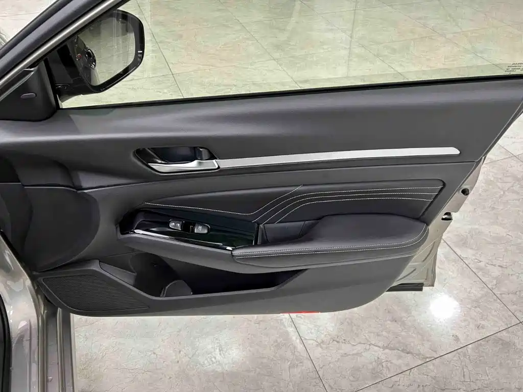 Nissan Teana — миниатюра 17