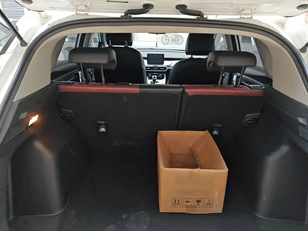 Geely Binyue — миниатюра 10