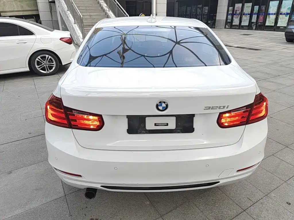 BMW 3 Series — миниатюра 6