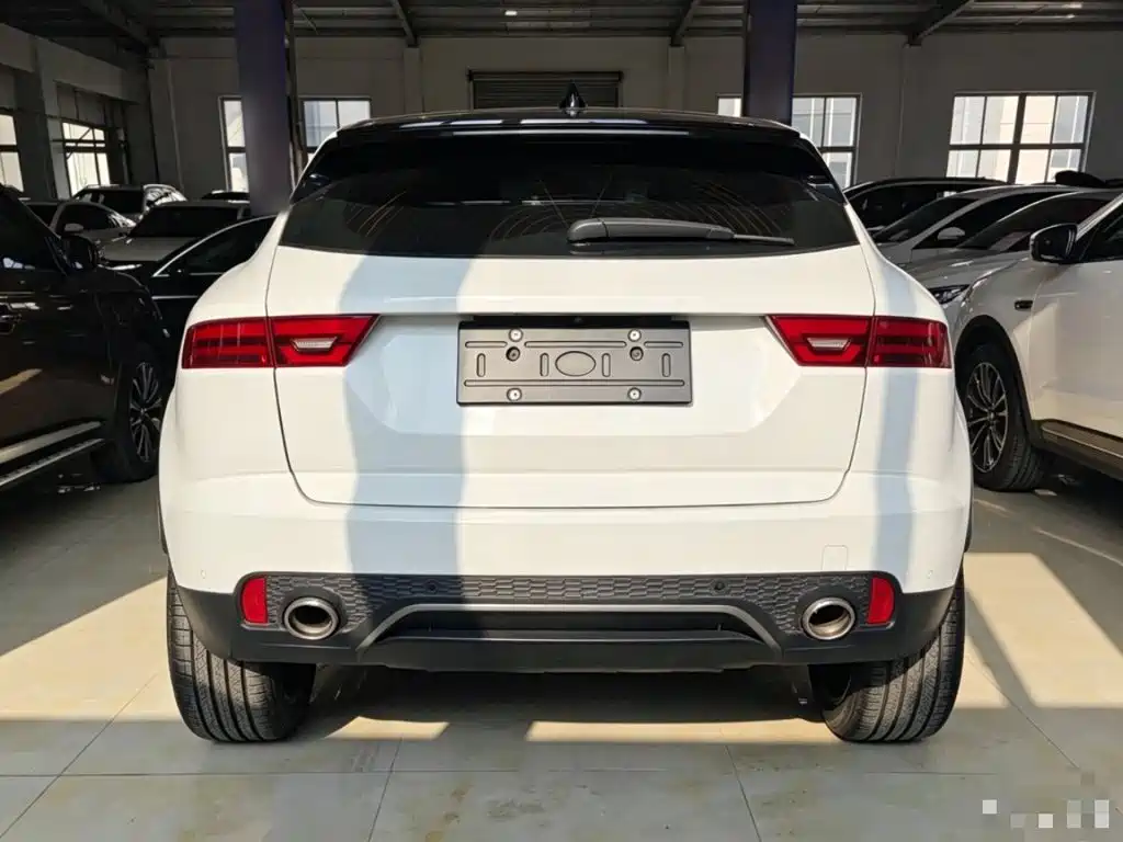 Jaguar E-PACE — миниатюра 19