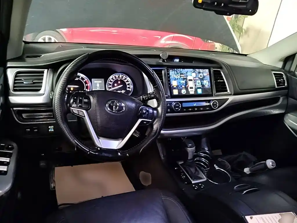 Toyota Highlander — миниатюра 10