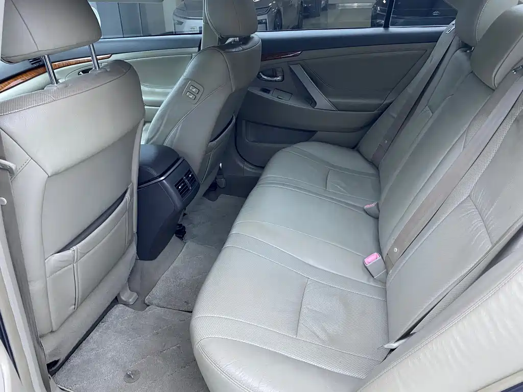 Toyota Camry — миниатюра 9