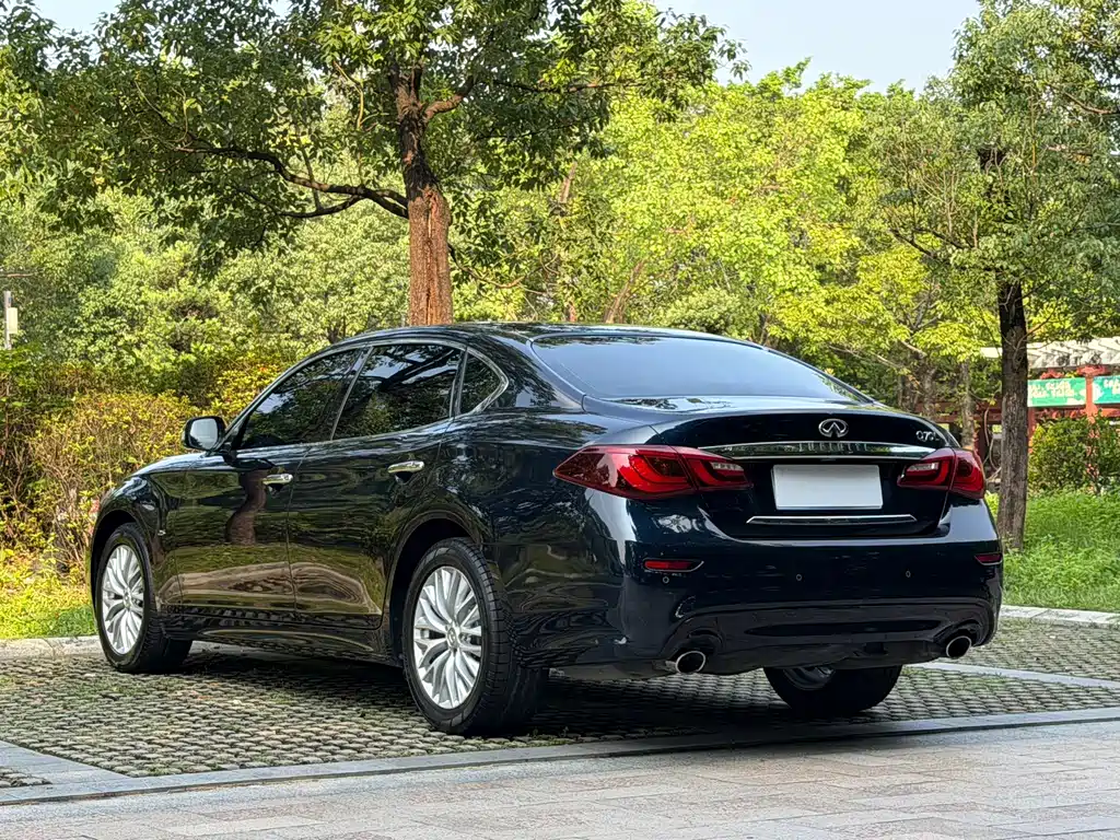 Infiniti Q70 — миниатюра 22