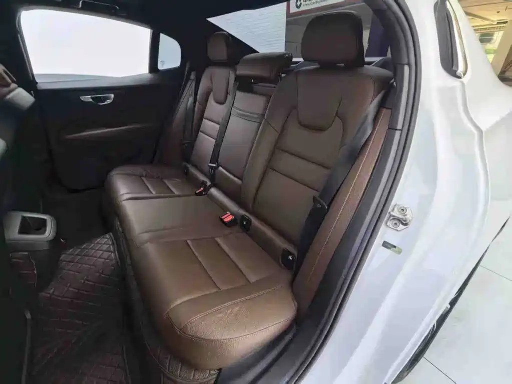 Volvo S60 — миниатюра 11