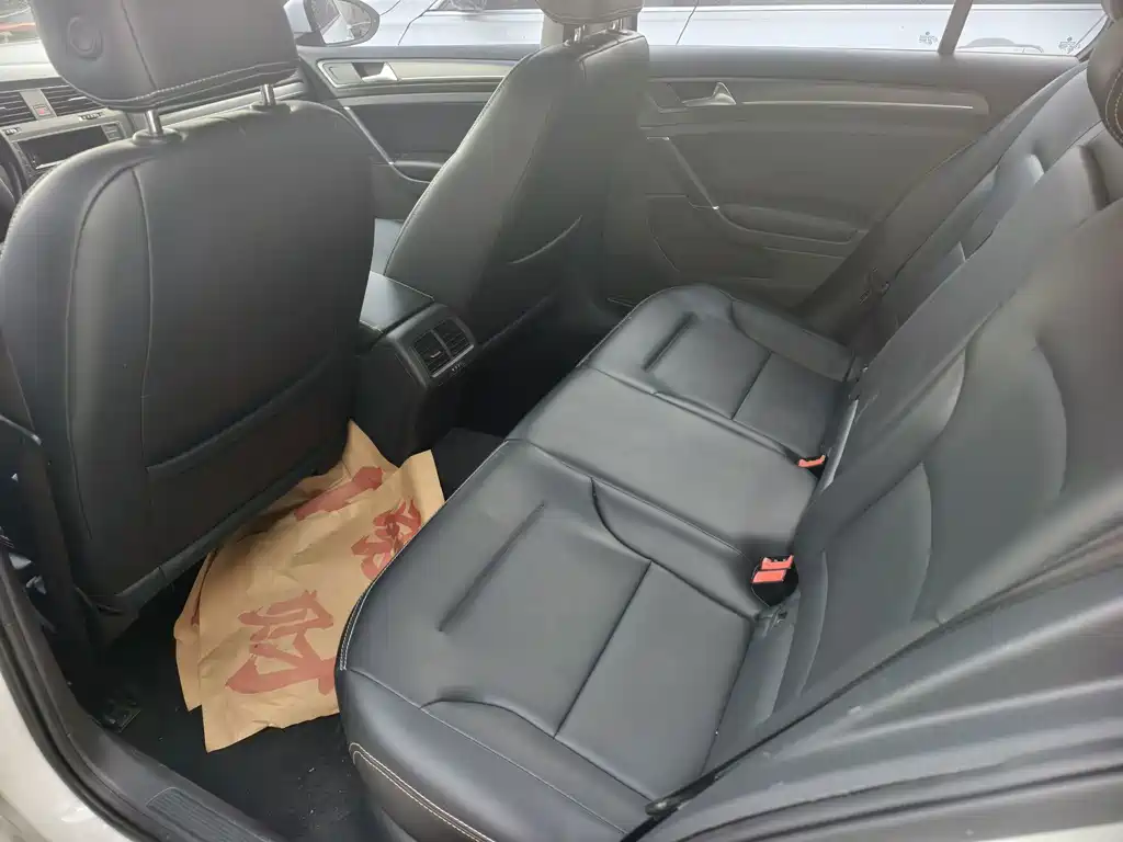 Volkswagen Golf — миниатюра 9