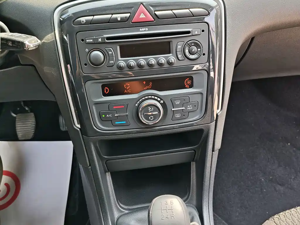 Peugeot 308 — миниатюра 13
